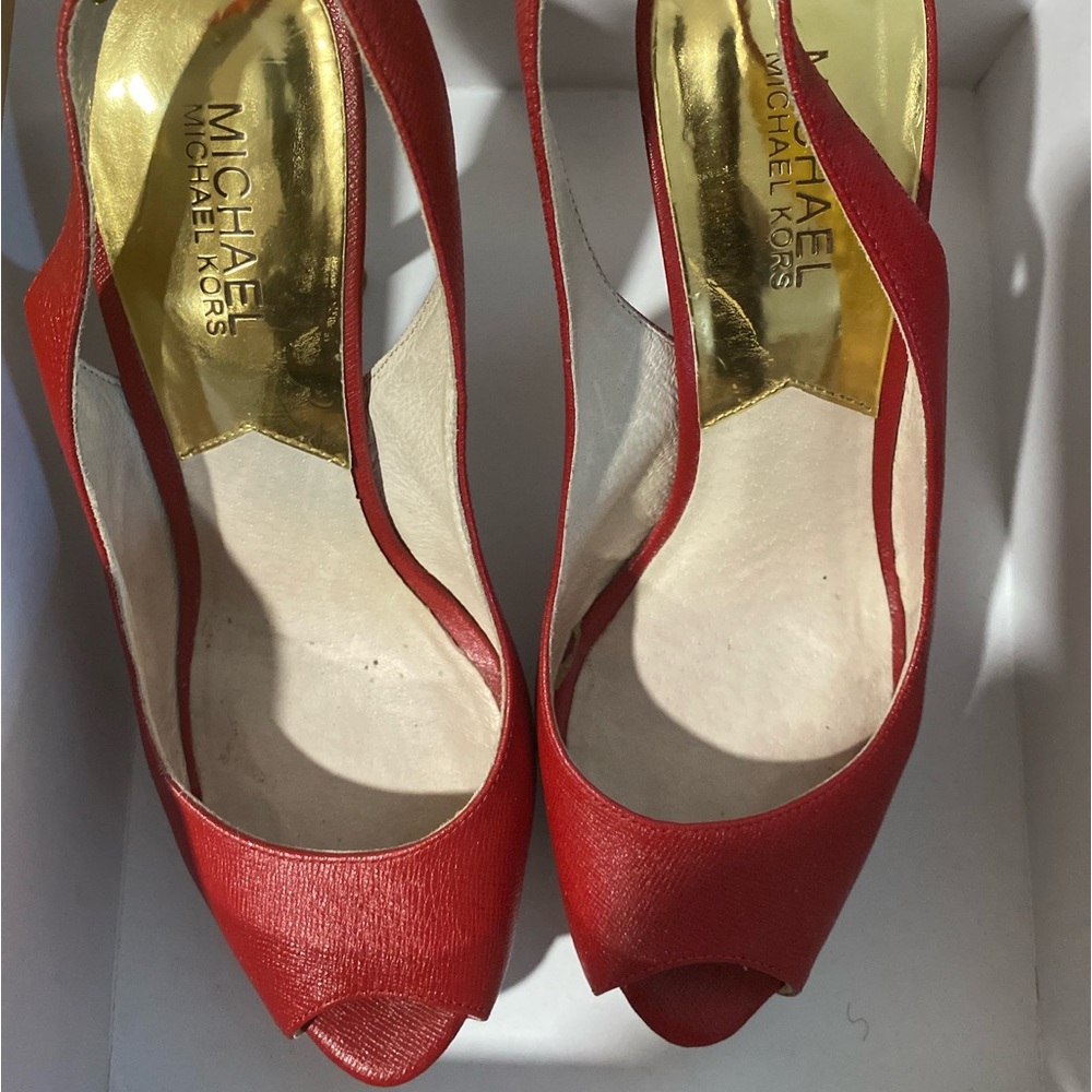 Beautiful sling Heels